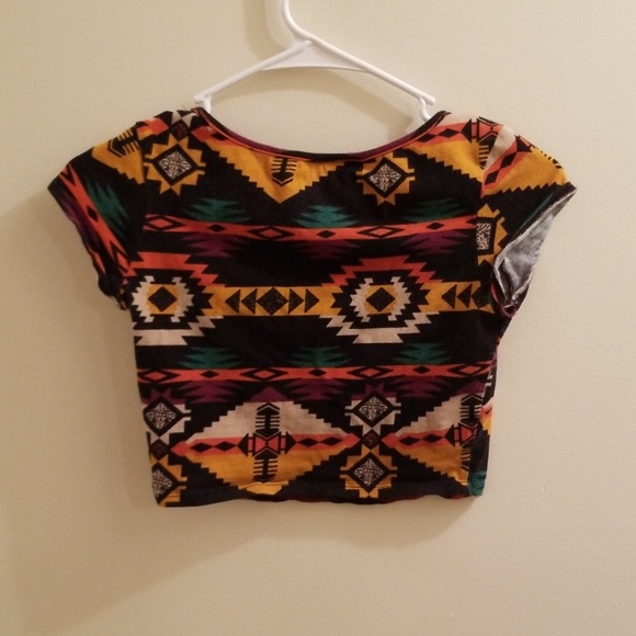 Rue 21 Azteck Patterned Crop Top Size M - Picture 2 of 4